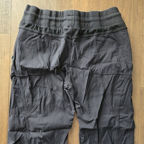 Lululemon Women's Size 6 Black Dance Studio Linerless Bootcut Synch Hem Pants - Picture 10 of 10